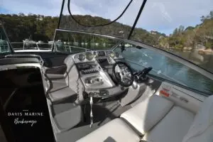 2007 Monterey 330 Sports Yacht