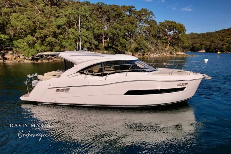 2015 Carver C37 Coupe sold by Davis Marine Brokerage