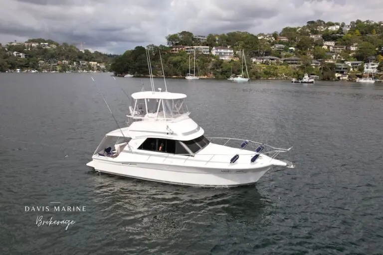 1998 Riviera 34 Platinum Flybridge sold by Davis Marine Brokerage