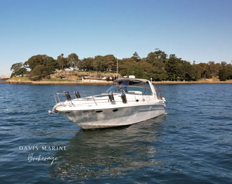1999 Sea Ray 400 Sundancer sold by Davis Marine Brokerage