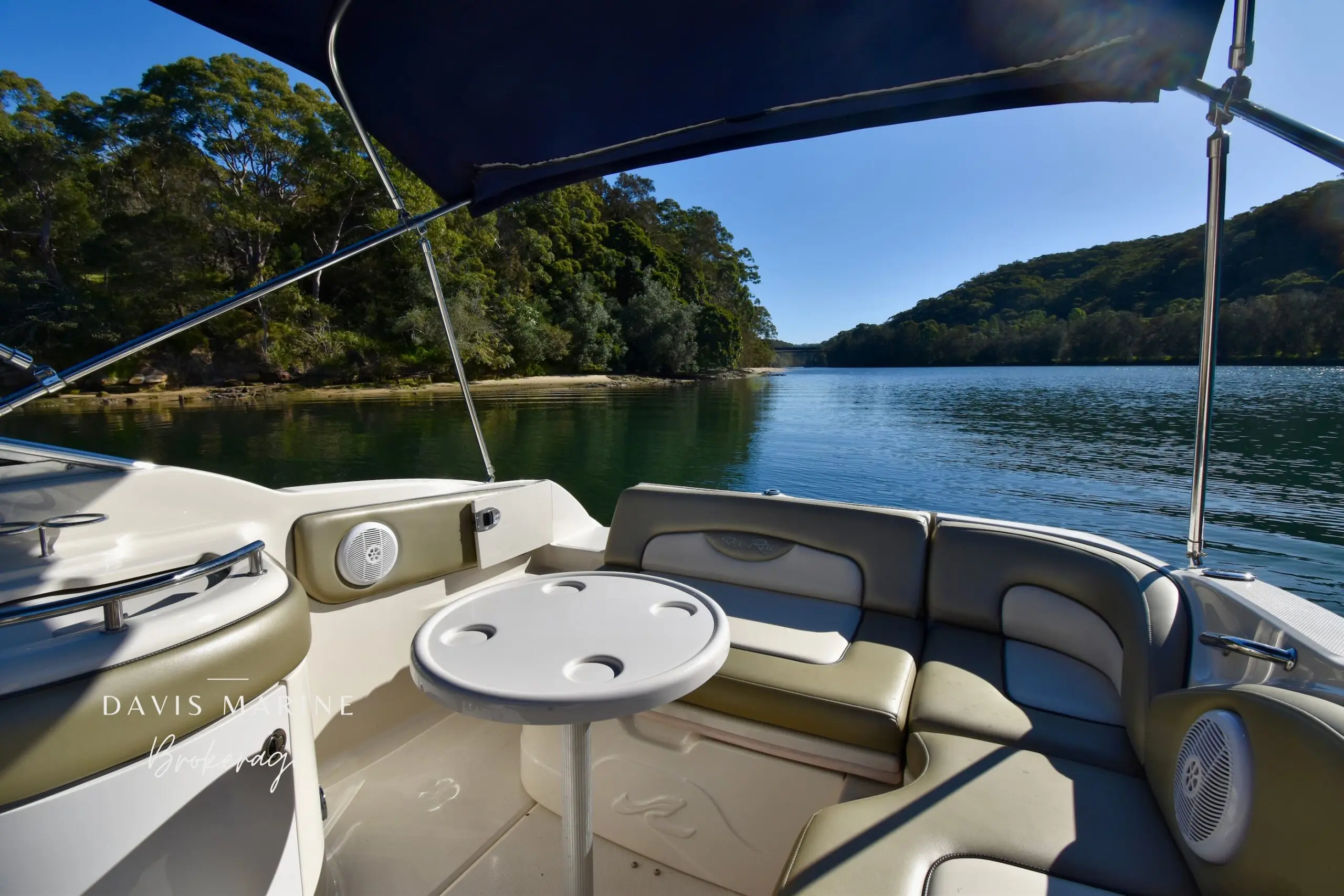 2005 Sea Ray 270 Sundeck Interior
