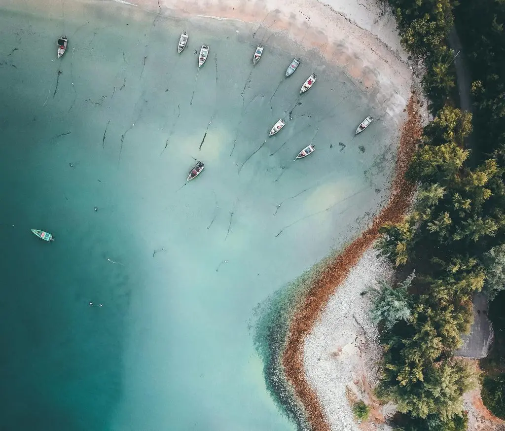 Motor Yacht vs. Sailboat Shallow waters