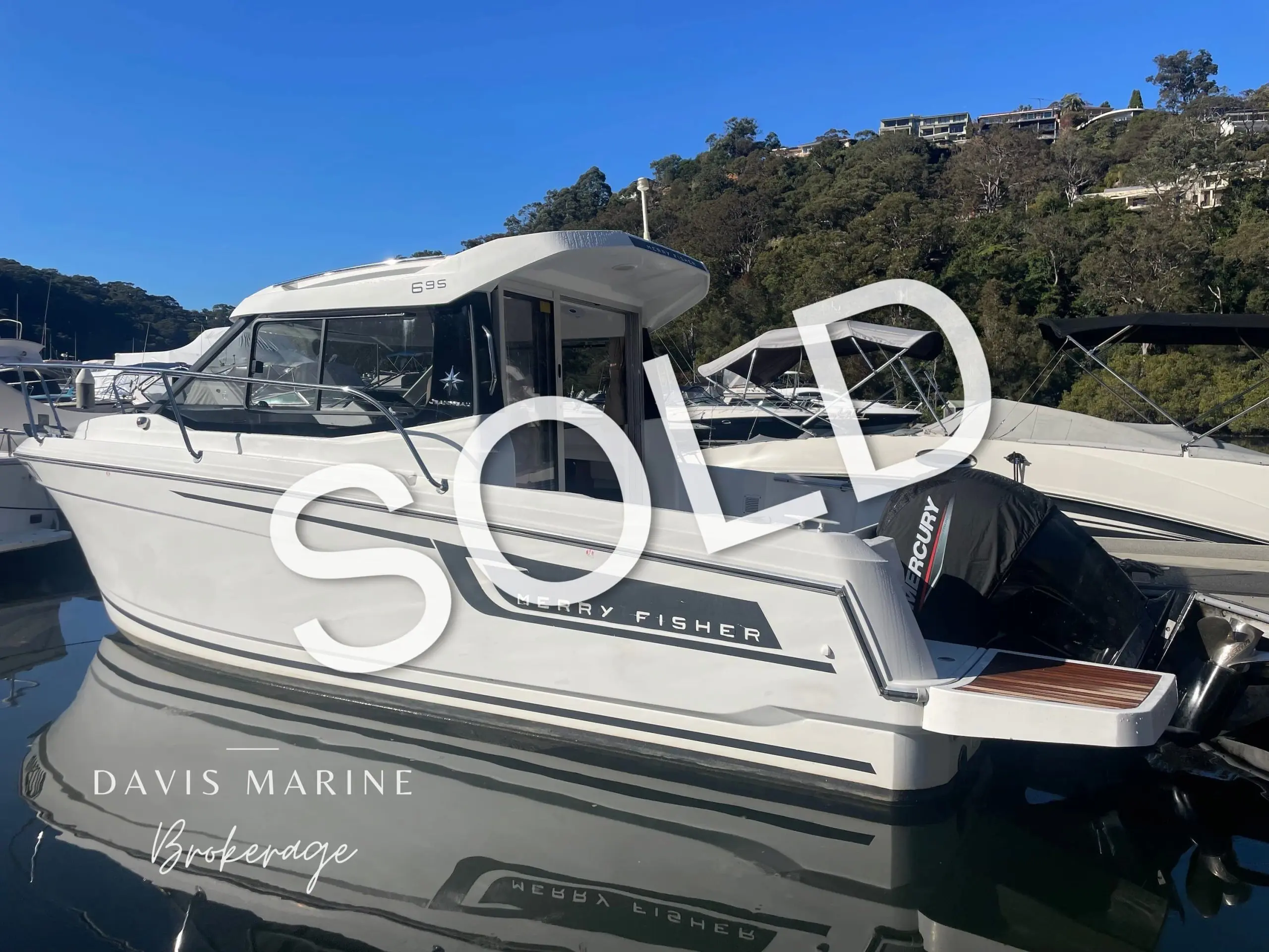 2016 Jeanneau Merry Fisher 695 Exterior