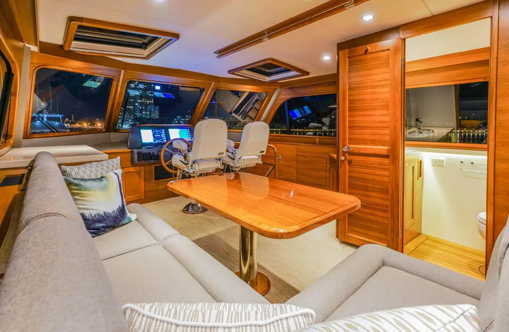 Top 5 Motor Yacht For Luxury Cruisng | Grand Banks 60 2