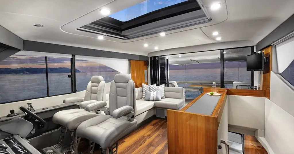 Top 5 Motor Yacht For Luxury Cruisng _ Maritimo M64 3