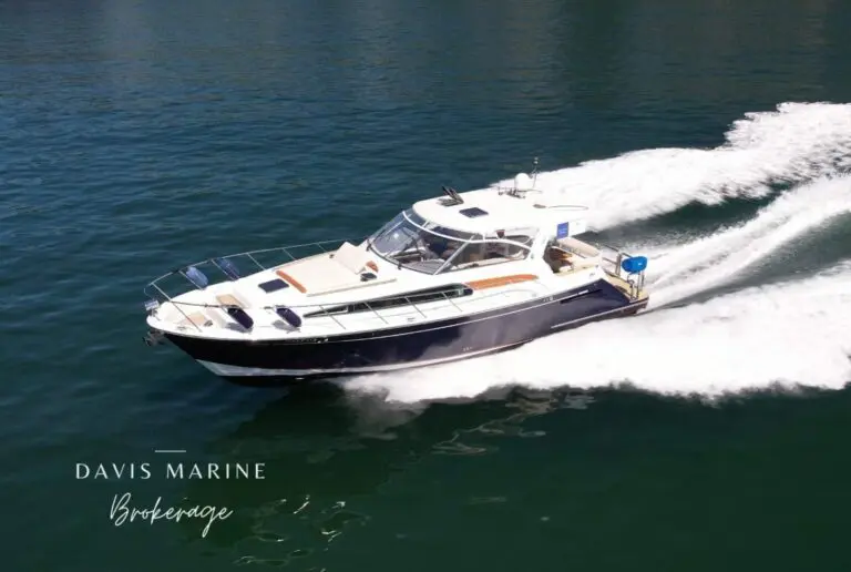2005 Chris-Craft Roamer 40 sold by Davis Marine Brokerage