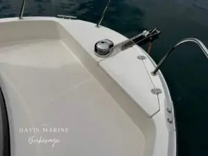 Foredeck and bow rail of the Arvor 675 Sportsfish