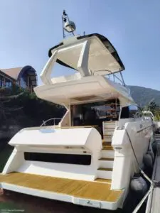 Ferretti 550 flybridge with hardtop