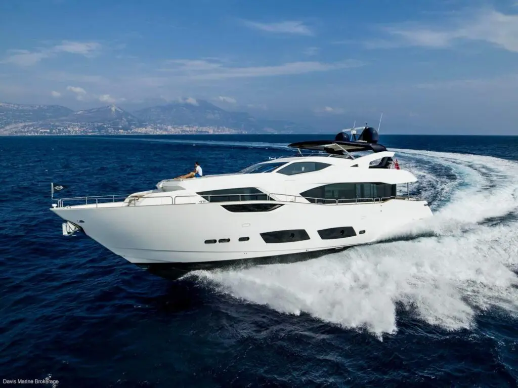2017 Sunseeker 95 Yacht underway