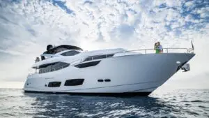 Sunseeker 95 Yacht flybridge