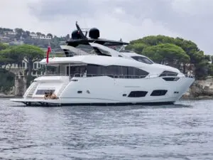 2017 Sunseeker 95 Yacht for sale - photo 4
