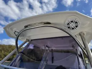 T-top with built-in speakers and stainless grab rails on the Mar.Co 35 R-Evolution
