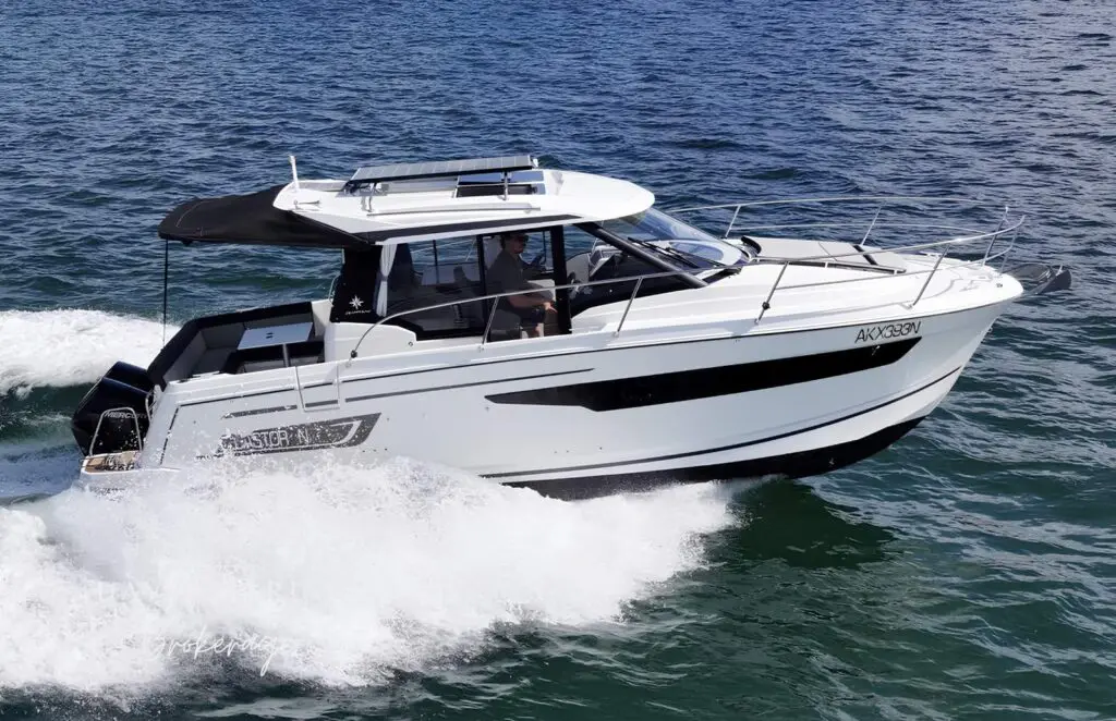 2020 Jeanneau Merry Fisher 895 for sale, running side-on on Brisbane Water, NSW Central Coast