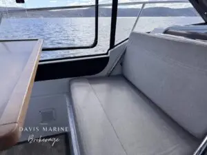 2020 Jeanneau Merry Fisher 895 saloon seating