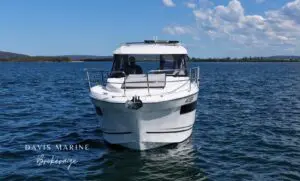 2020 Jeanneau Merry Fisher 895 bow-on at rest