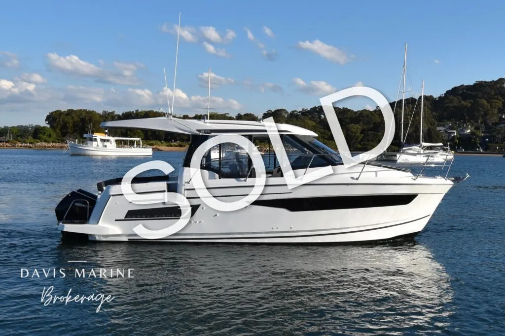 2021 Jeanneau Merry Fisher 895 Offshore - Exterior