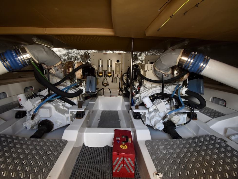 Boat engine servicing in Sydney by Davis Marine Brokerage