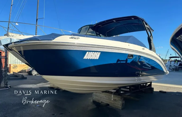 2018 Sea Ray 270 SDX sold by Davis Marine Brokerage