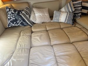 2005 Larson Cabrio 330 Boats For Sale Sydney Australia 18