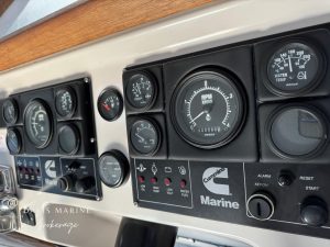 1997 Caribbean 35 Flybridge 12