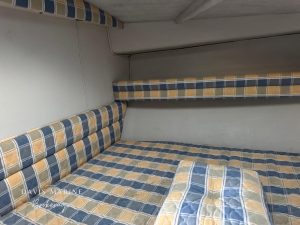 1997 Caribbean 35 Flybridge 16