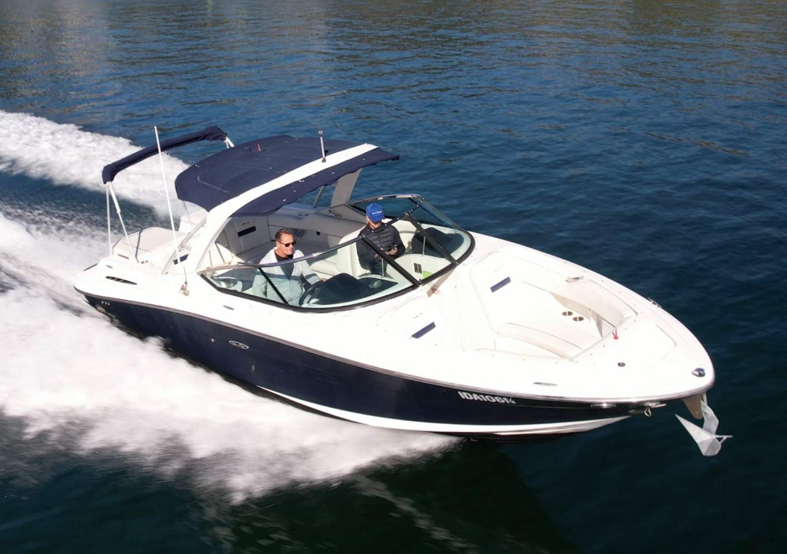 2006 Sea Ray 270 SLX bowrider on Sydney Harbour