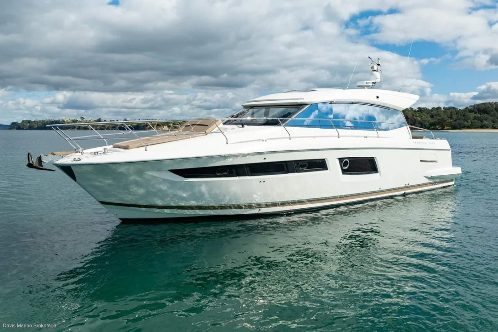 2012 Prestige 500 S sport yacht underway