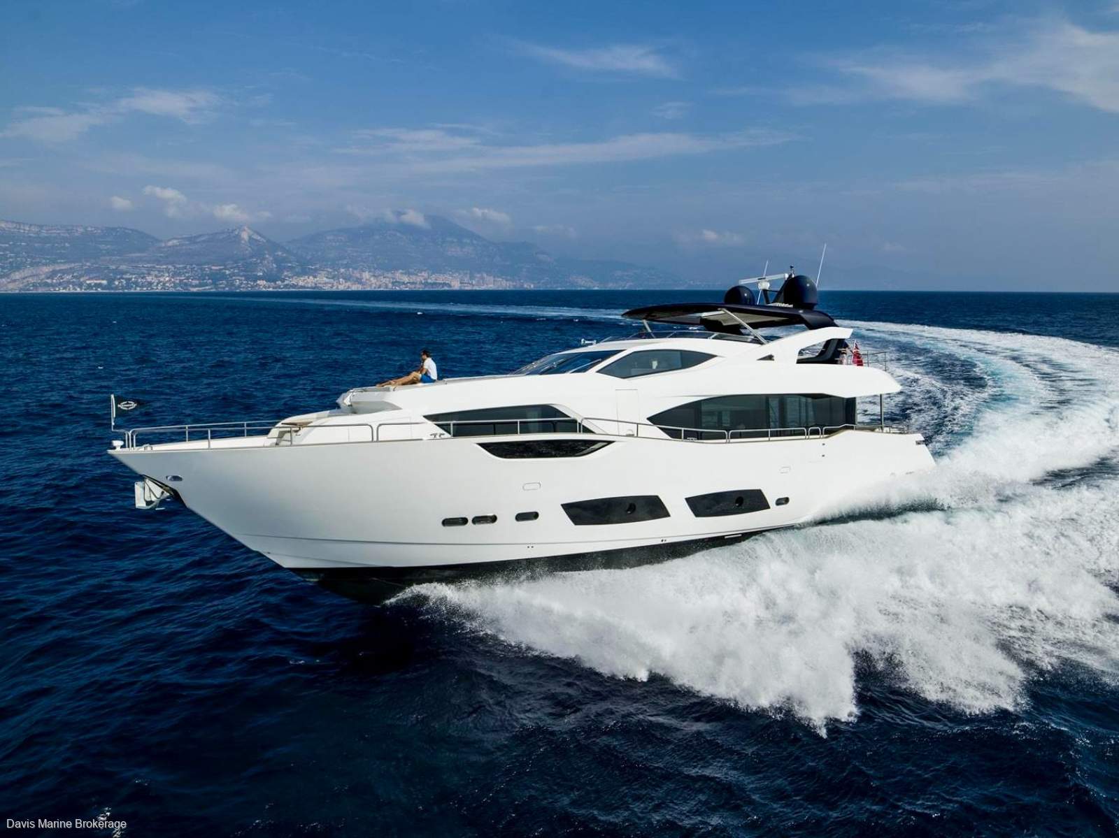 2017 Sunseeker 95 Yacht underway