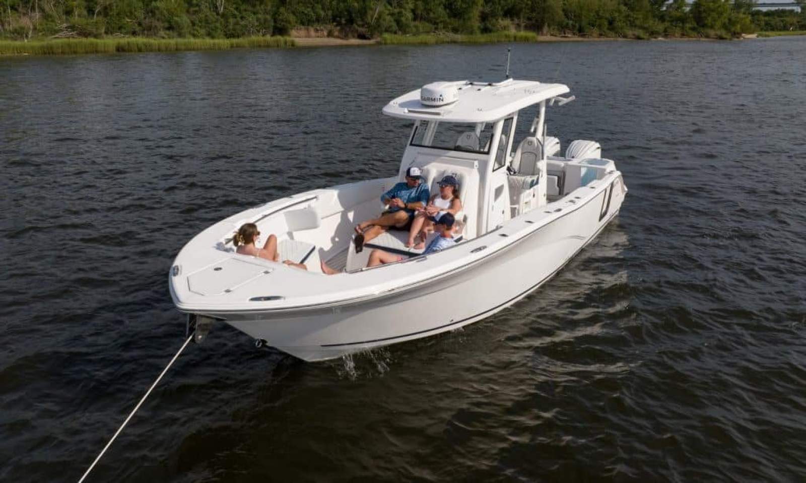 2022 Sea Fox 328 Commander centre console with twin Yamaha 425 XTO outboards