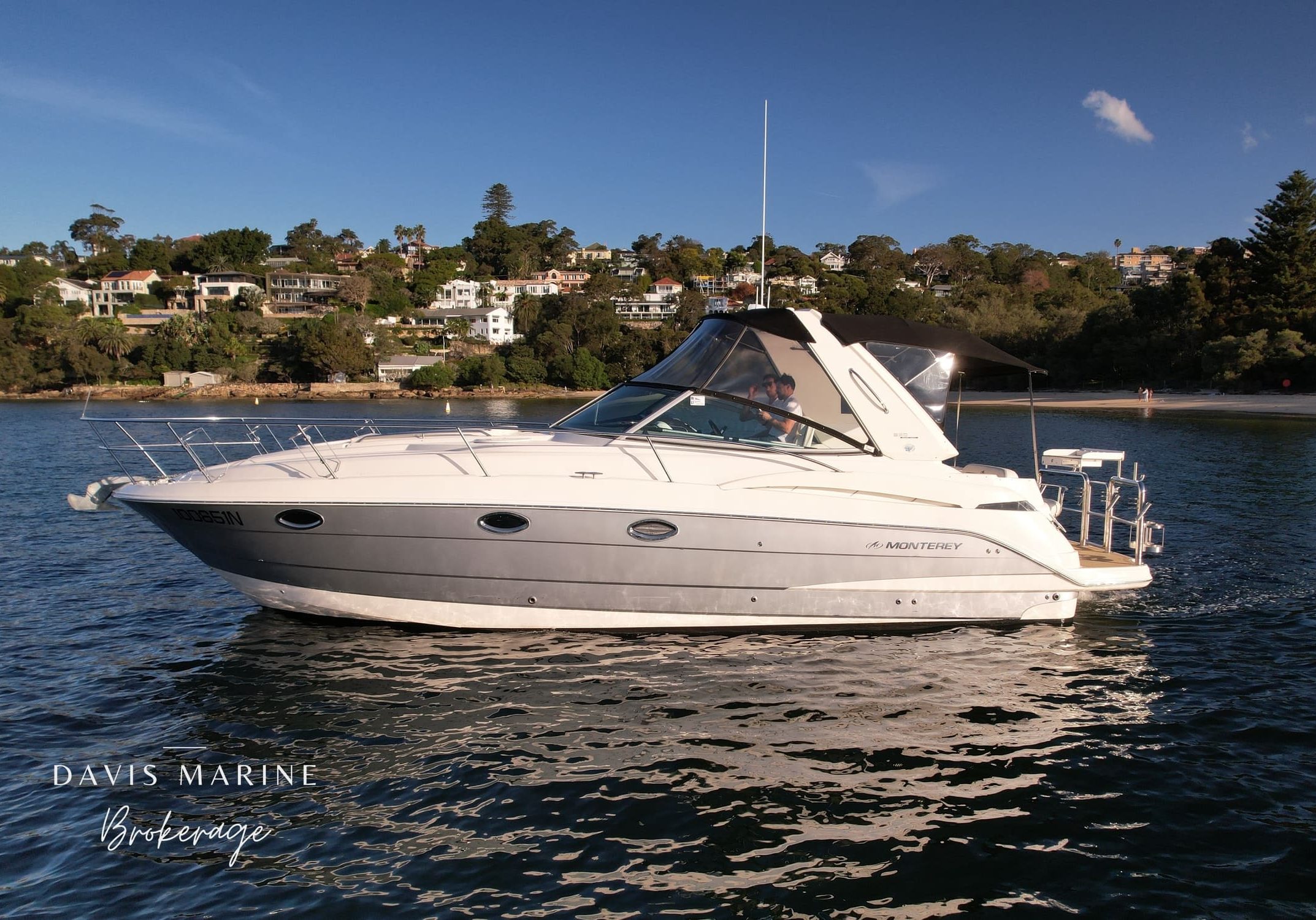 2007-Monterey-330-Sports-Yacht-For-Sale-Sydney-1.jpg